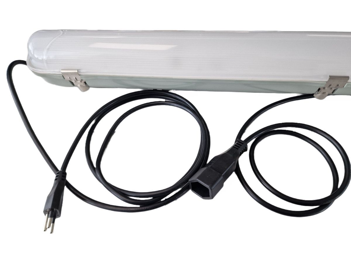 Nass-LED Armatur 19W /2500lm/5700K IP65 - Mit Stecker und Kupplung 2,5 m