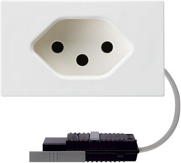 Steckdosen mit Rundkabel-Adapter